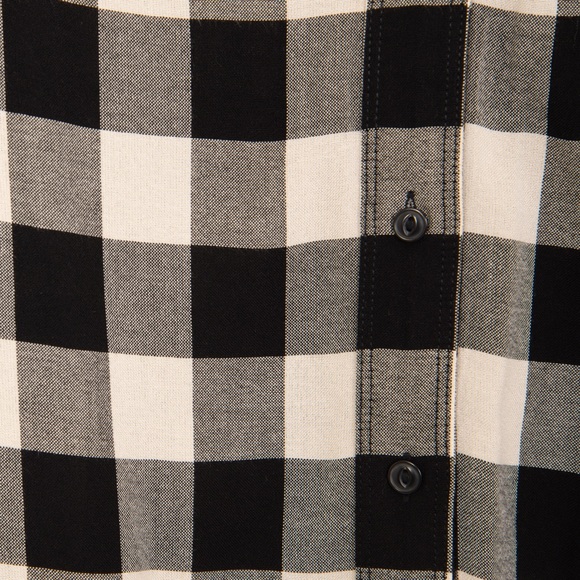 NWOT Levi’s Boyfriend Fit Long Sleeved Button Down Shirt - Picture 2 of 8